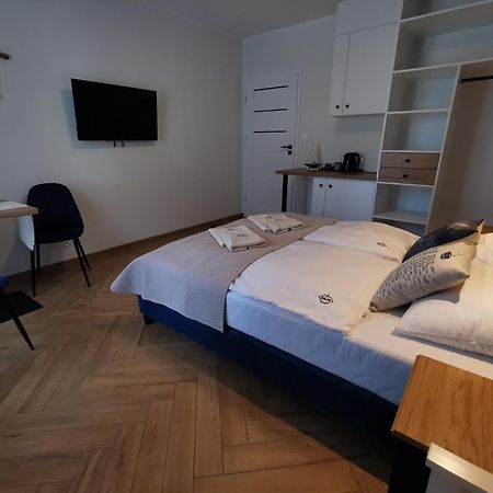 Dom Goscinny Z Restauracja - Rejs Dziwnow Bagian luar foto